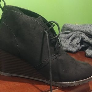 Black wedge booties size 8 Khols SO brand